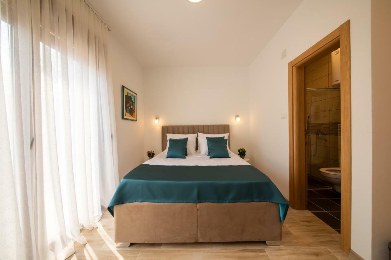 Apartments Vojislav Virpazar Bagian luar foto