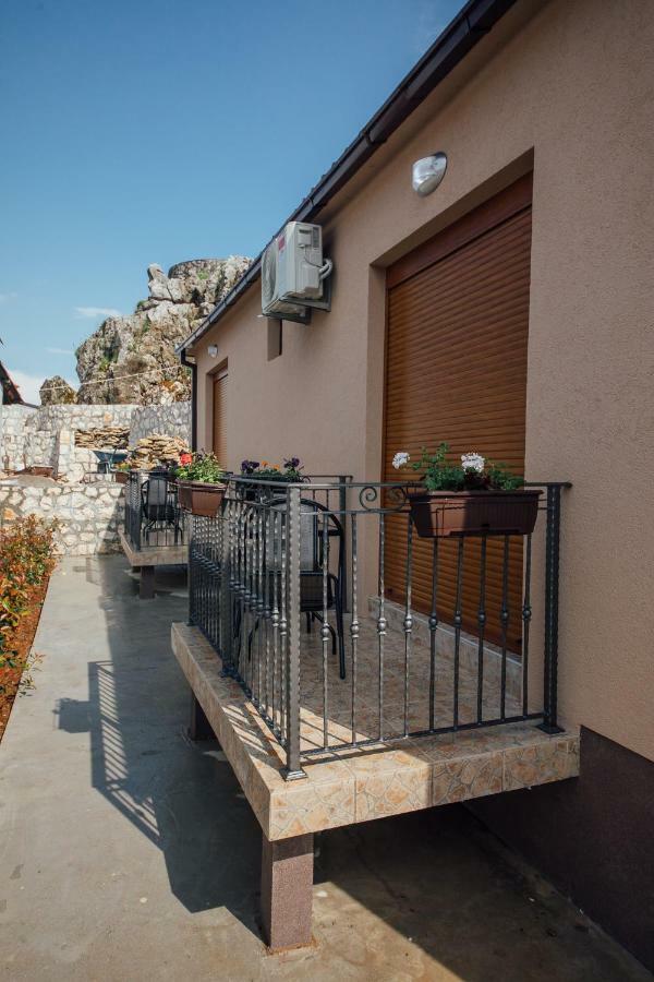 Apartments Vojislav Virpazar Bagian luar foto