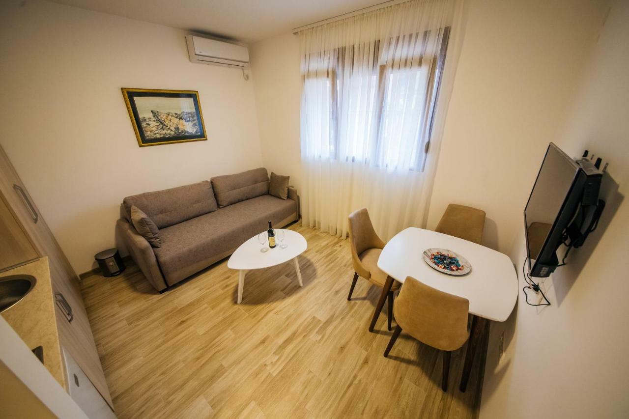 Apartments Vojislav Virpazar Bagian luar foto