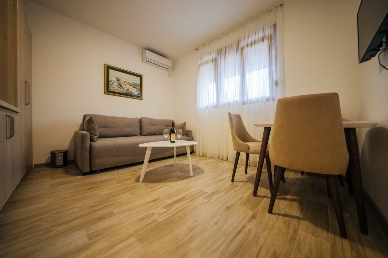 Apartments Vojislav Virpazar Bagian luar foto