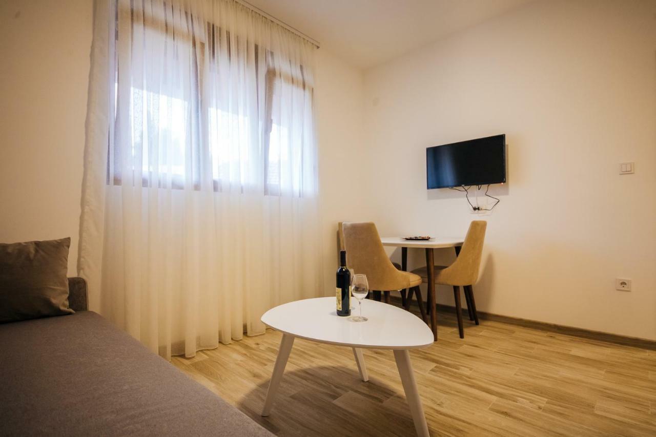 Apartments Vojislav Virpazar Bagian luar foto
